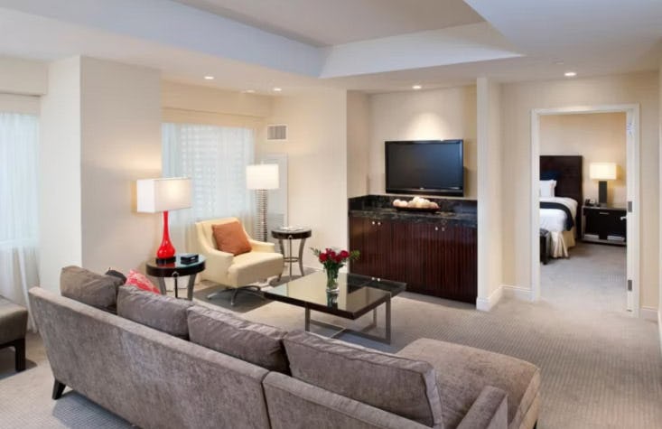 1 King Penthouse Suite