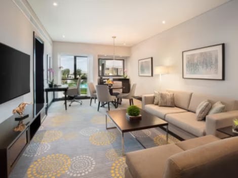 1 King 1 Bedroom Suite Pool View