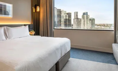 1 King Premium River Suite