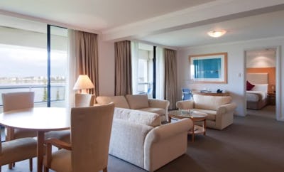 1 King 1 Bedroom River View Spa Suite