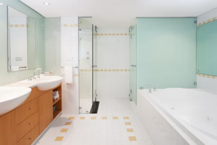 1 King Premium Spa Bath