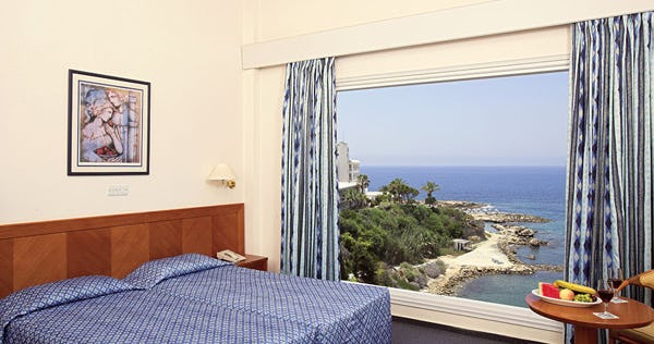 SUPERIOR FAMILY ROOMS