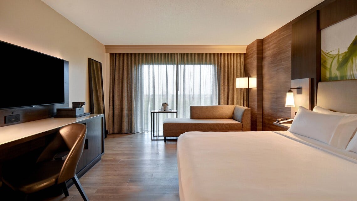 Guest room, 1 King, Golf Course view, Golf view