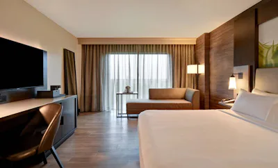 Guest room, 1 King, Golf Course view, Golf view