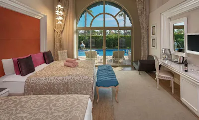 Lagoon Room