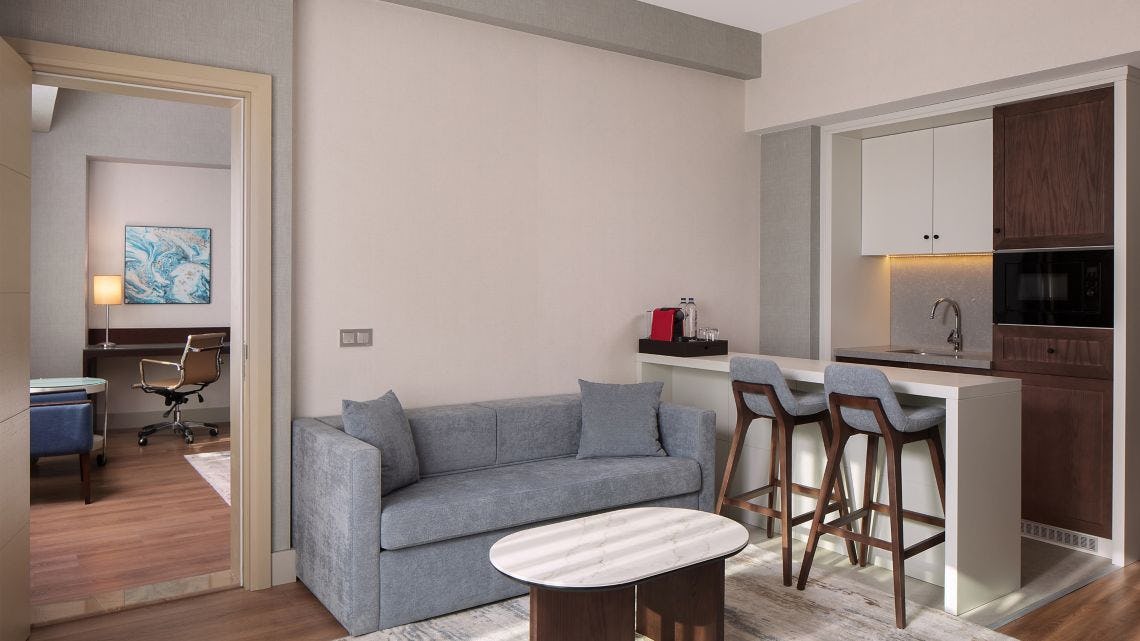 delta-hotels-istanbul-west-1-bedroom-with-kitchen_5492