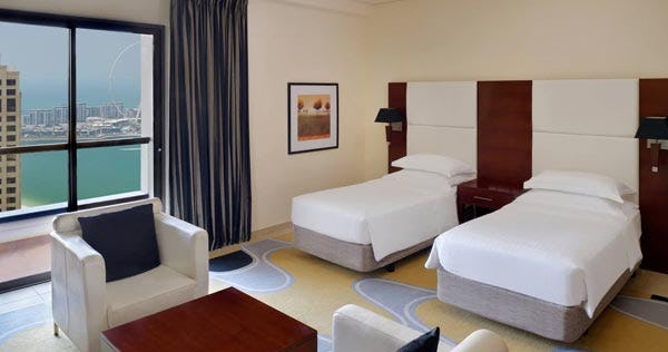 delta-hotels-jumeirah-beach-dubai-guest-room-family-room-02_3205