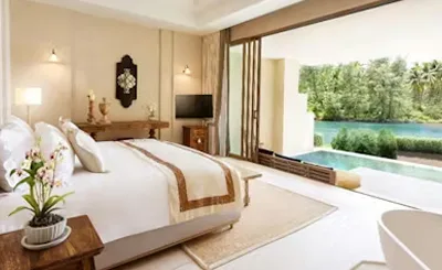 Seaside Pool Paradise Suite