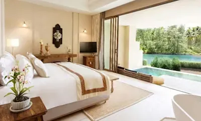 Seaside Pool Paradise Suite