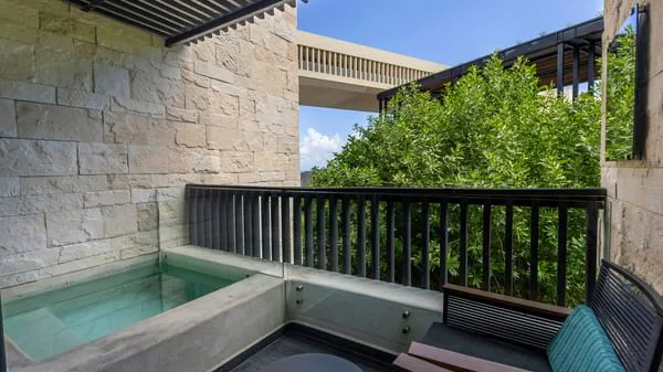 Premium Plunge Garden View, 1 King