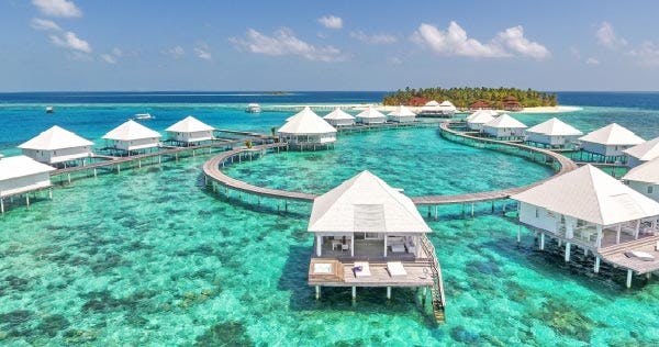 diamonds-thudufushi-maldives-jacuzzi-water-villas-01_11138