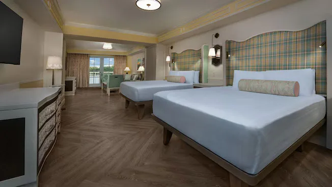 disney-boardwalk-inn-orlando-deluxe-room-club-level_752