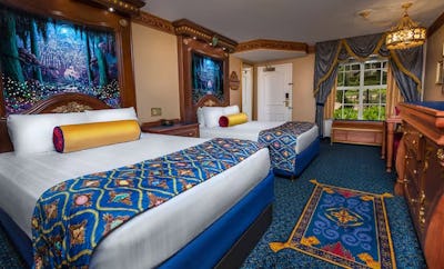 Royal Guest Room - Woods View