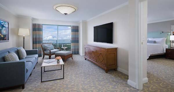 disneys-grand-floridian-resort-and-spa-main-building-one-bedroom-suite-01_747