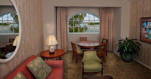 disneys-grand-floridian-resort-and-spa-outer-building-2-bedroom-suite-02_747
