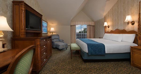 disneys-grand-floridian-resort-and-spa-outer-building-2-bedroom-suite-03_747