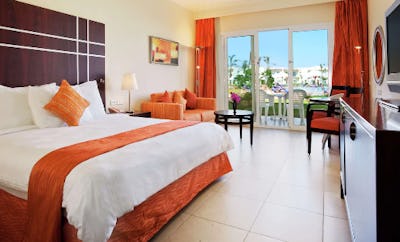 King Deluxe Room With Pool View