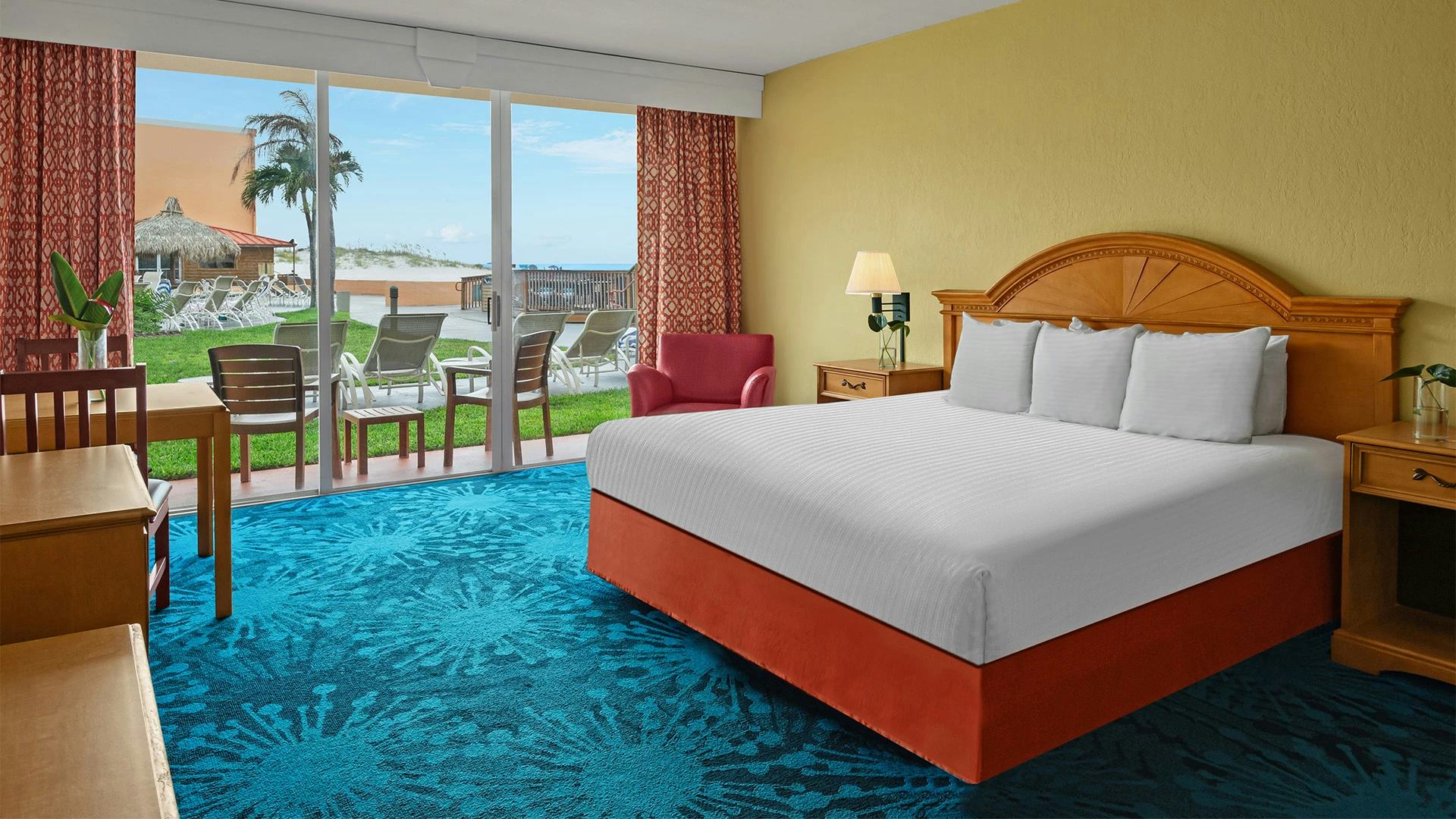 Pool View w/ Patio 1 King Bed