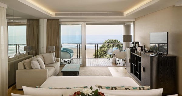 double-six-luxury-hotel-bali-deluxe-suite-ocean-view-03_11317