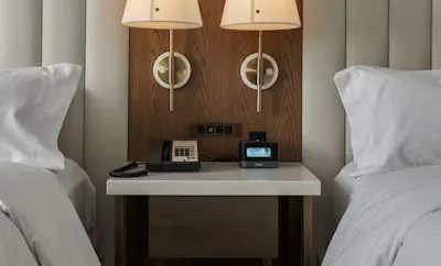 2 QN HEARING ACCESSIBLE-REFRIGERATOR