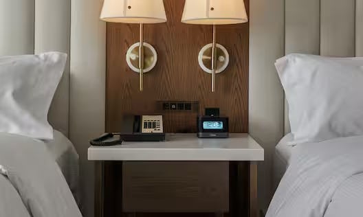 2 QUEEN BEDS-REFRIGERATOR-WALK IN SHOWER