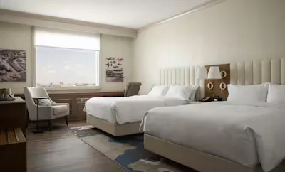 2QNS MOBILITY ACCESS W/RI SHOWER-REFRIGERATOR