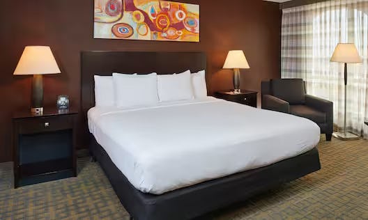 1 KING BED JUNIOR SUITE-NONSMOKING