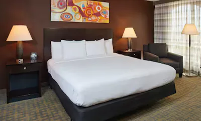 1 KING BED-NONSMOKING