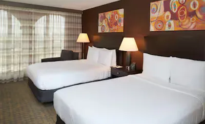 2 DOUBLE BEDS WITH BALCONY-NONSMOKING