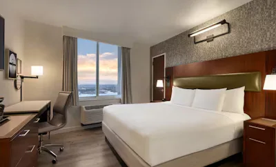 1 King Deluxe Hudson River View