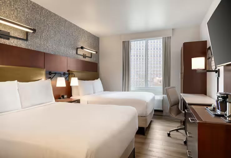 2 Double Beds City View