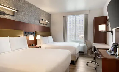 2 Double Beds City View