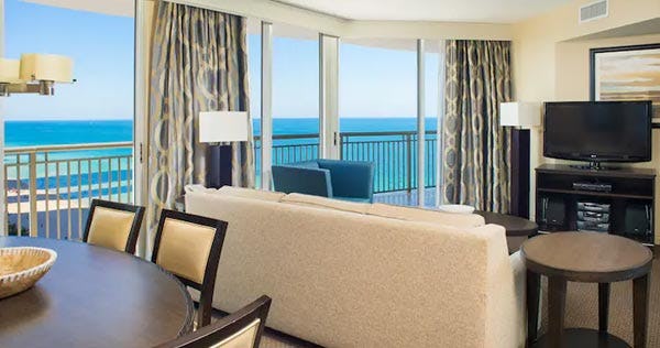 doubletree-by-hilton-ocean-point-resort-and-spa-2-bedroom-suite-01_641