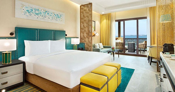 Doubletree-by-hilton-resort-spa-marjan-island-king-bay-club-beach-front-room-with-sea-view-01_4665