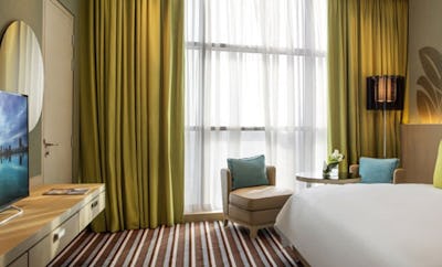 Family Connecting Room - King & Twin Beds