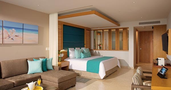dreams-playa-mujeres-golf-and-spa-resort-junior-suite-ocean-view-01_9071