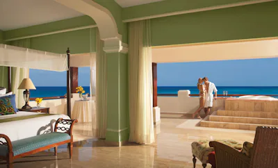 Preferred Club Governor Suite