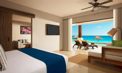 Preferred Club Master Suite Beach Front Swim Out