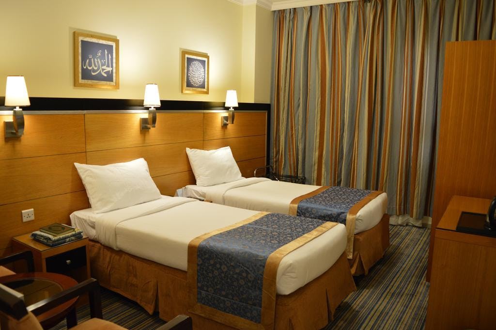 durrat-al-eiman-hotel-medina-twin-room-city-view_10834