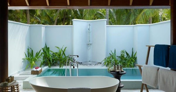 dusit-thani-maldives-beach-villa-with-pool-01_5064