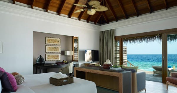 dusit-thani-maldives-ocean-villa-with-pool-01_5064