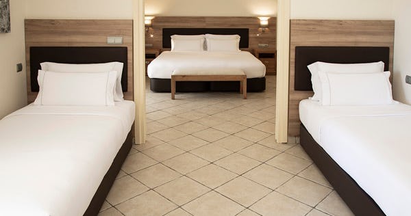 eden-roc-mediterranean-hotel-and-spa-costa-brava-spain-standard-family-room-4-person-02_11378