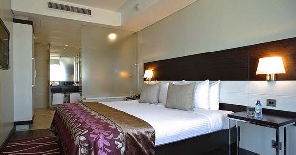 eka-hotel-nairobi-executive-suite-01_7305