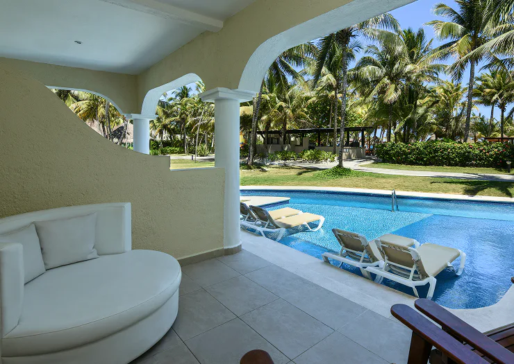 el-dorado-royale-riviera-maya-premier-beachfront-swim-up-junior-suite_9131