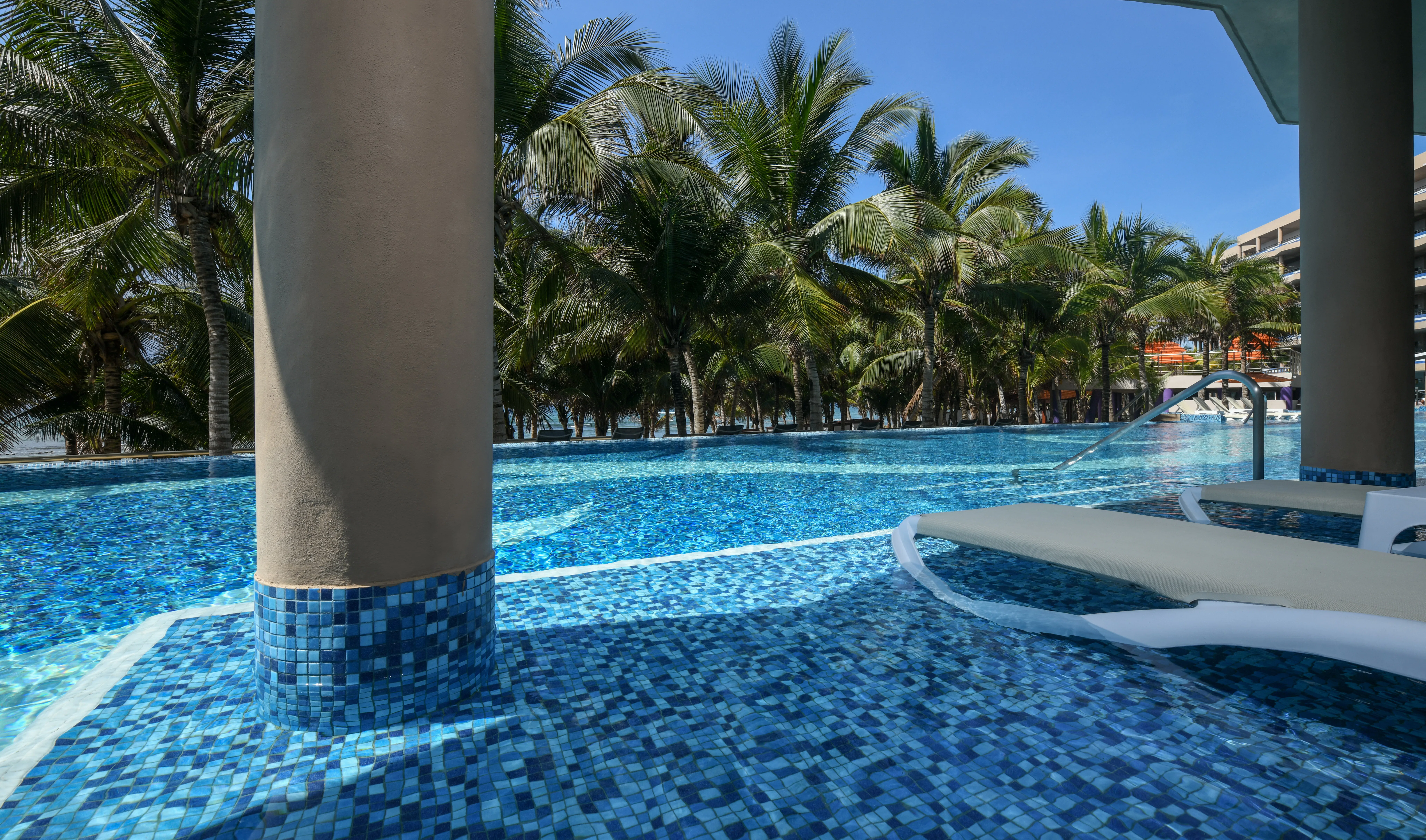 el-dorado-seaside-suite-mexico-oceanfront-pool-swim-up-suite-01_13712