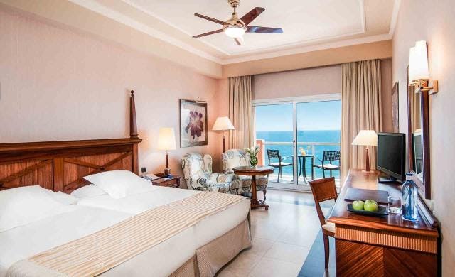 Double Deluxe room with sea view
