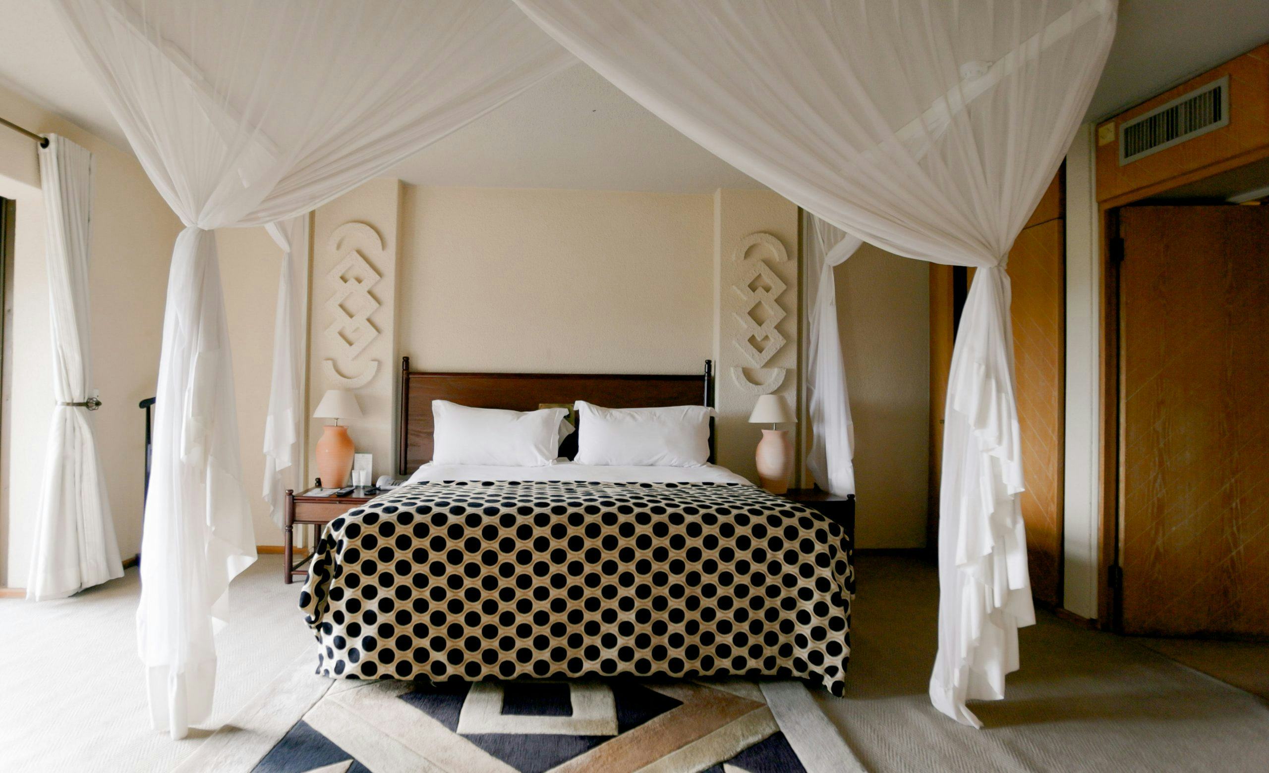 elephant-hills-resort-zimbabwe-africa-executive-suite_13107