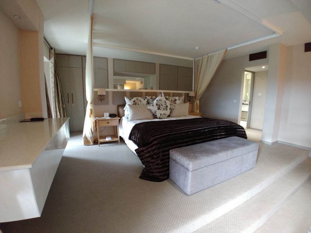 elephant-hills-resort-zimbabwe-africa-presidential-suite-01_13107