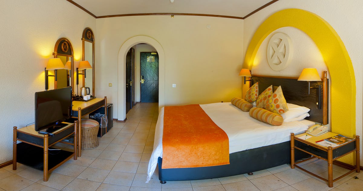 elephant-hills-resort-zimbabwe-africa-standard-room_13107