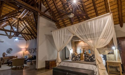 The Manyeleti Honeymoon Suite